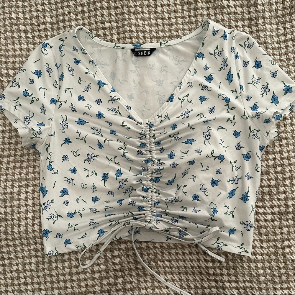 Floral Tie Crop-top